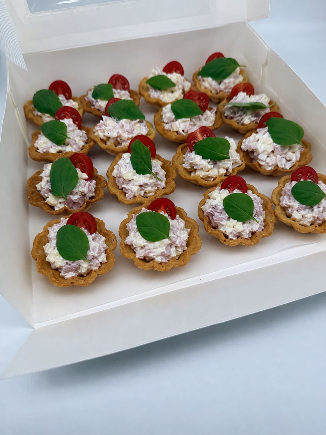 Tartellette con Prosciutto e Formaggio